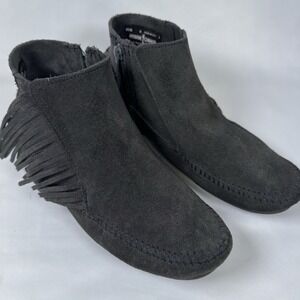 Minnetonka Lacy 10 Fringe Ankle Black Leather Bootie Shoe 650S Moccasin Boho